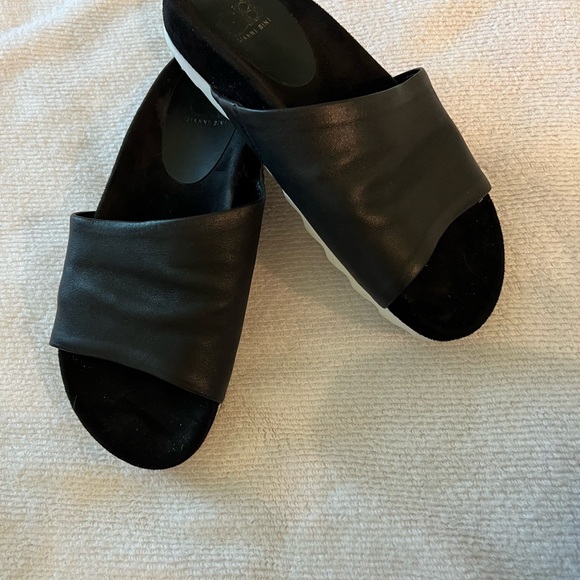 Gianni Bini slip ons - Picture 2 of 3